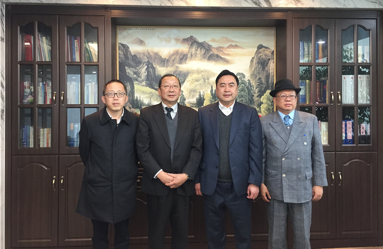 趙振元和陳宗欣教授、蛯子晴夫總經(jīng)理、愛德中創(chuàng)公司鄒克總經(jīng)理親切合影.png