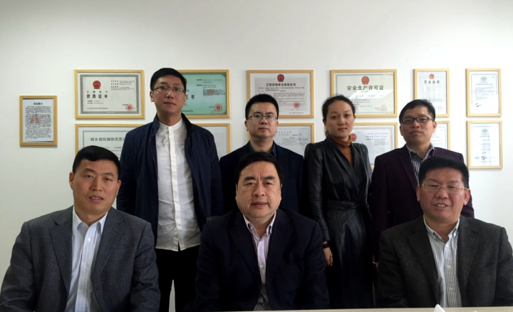 3-趙振元同志與南通分院周安舉、賀奎田、趙宇、郭明偉、于海燕、唐鋒等同志親切合影.jpg