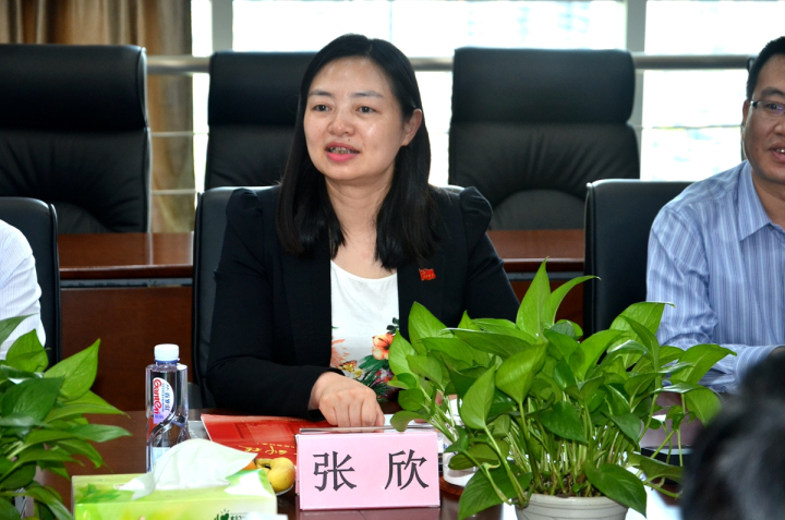 4-中國(guó)銀行成都成華支行行長(zhǎng)張欣在儀式上講話.jpg